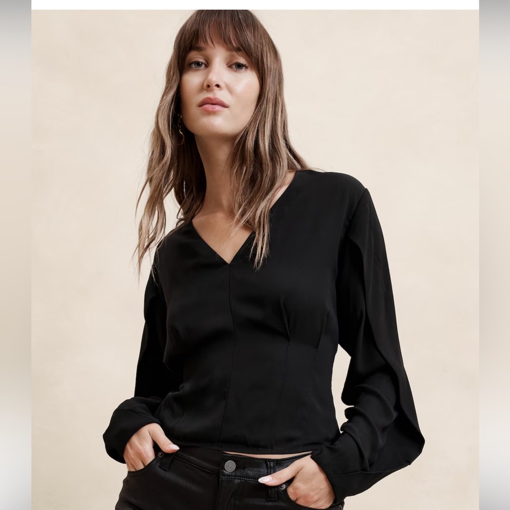 NWT Size 10 (M), black long sleeve “Draped-Sleeve Top” Banana Republic